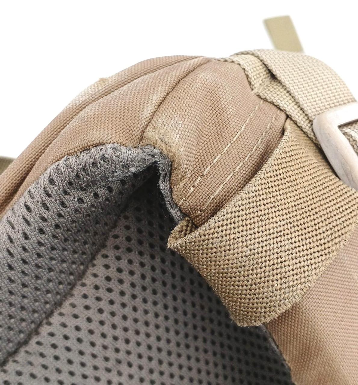 左ショルダーにほつれあり