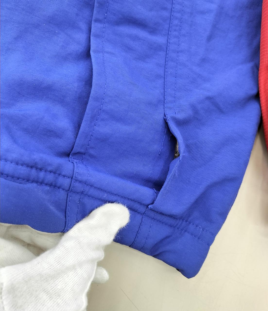 左ポケット付近、ほつれあり