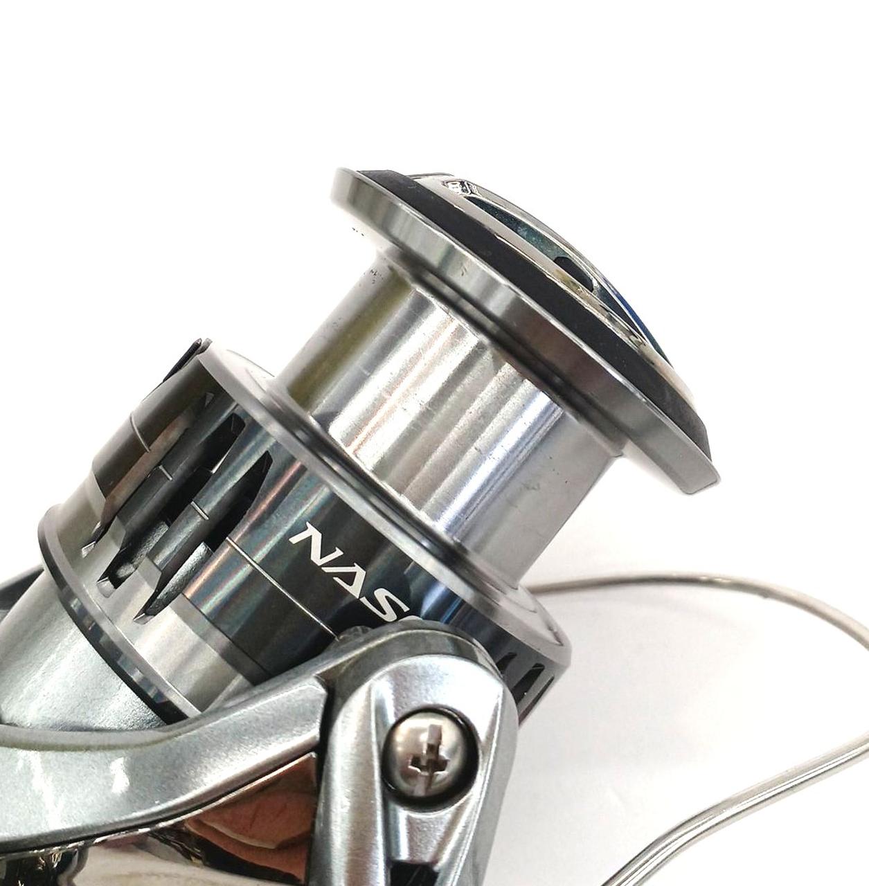 スプールに多少のシール跡がごさいます。