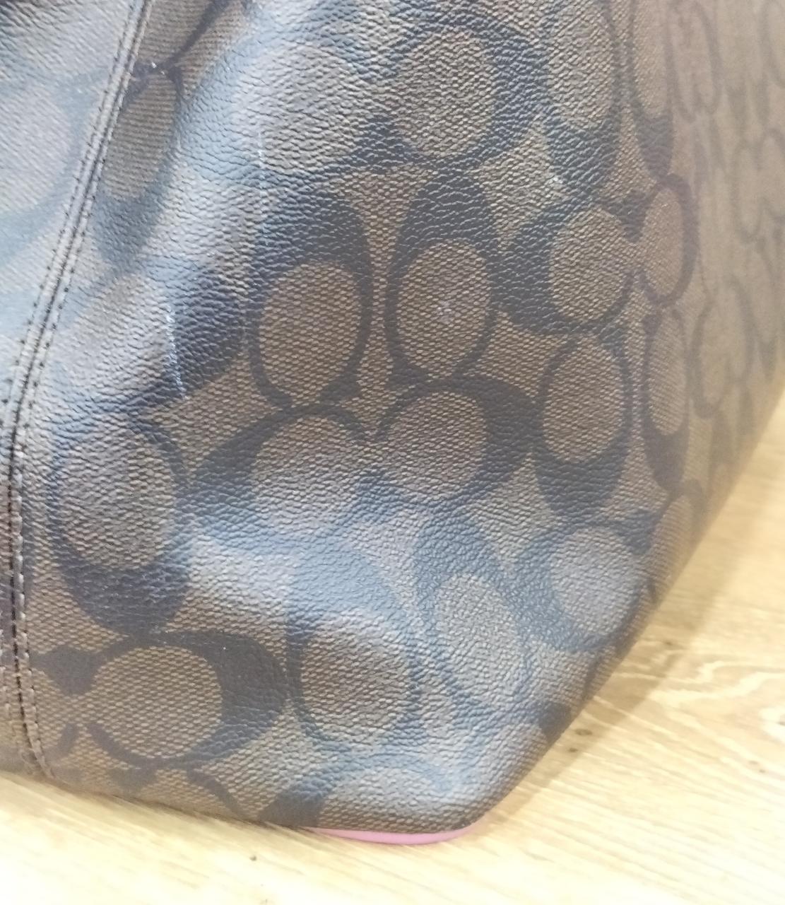 少し見にくいですが白っぽいスレ・汚れあり