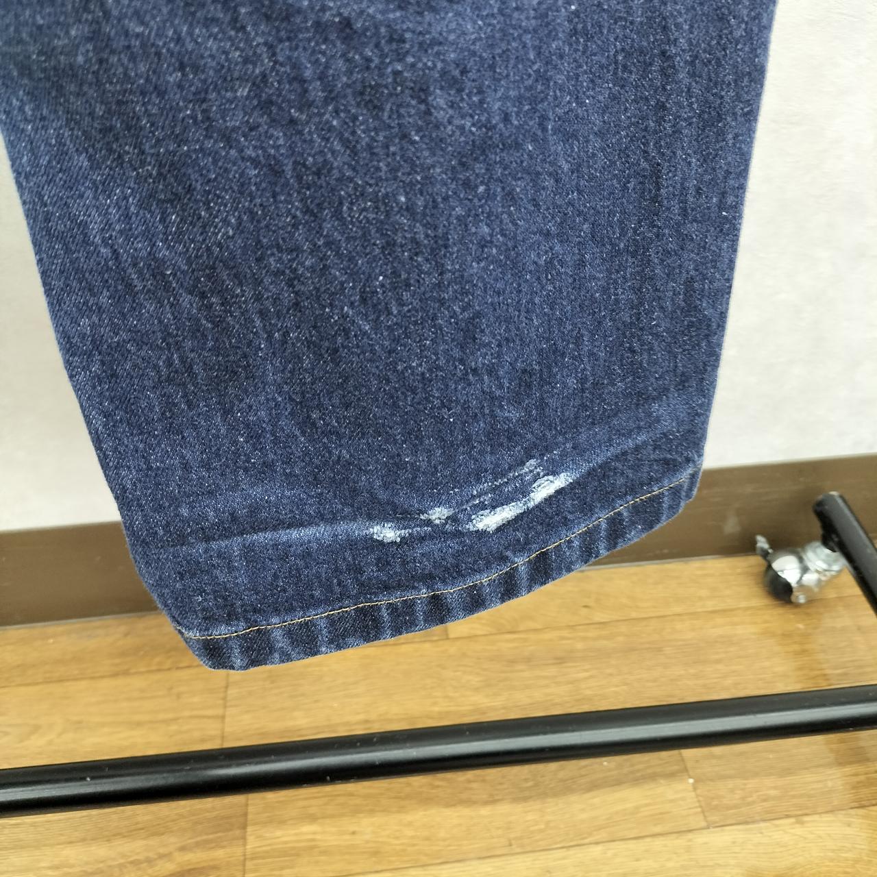 裾やぶけあり