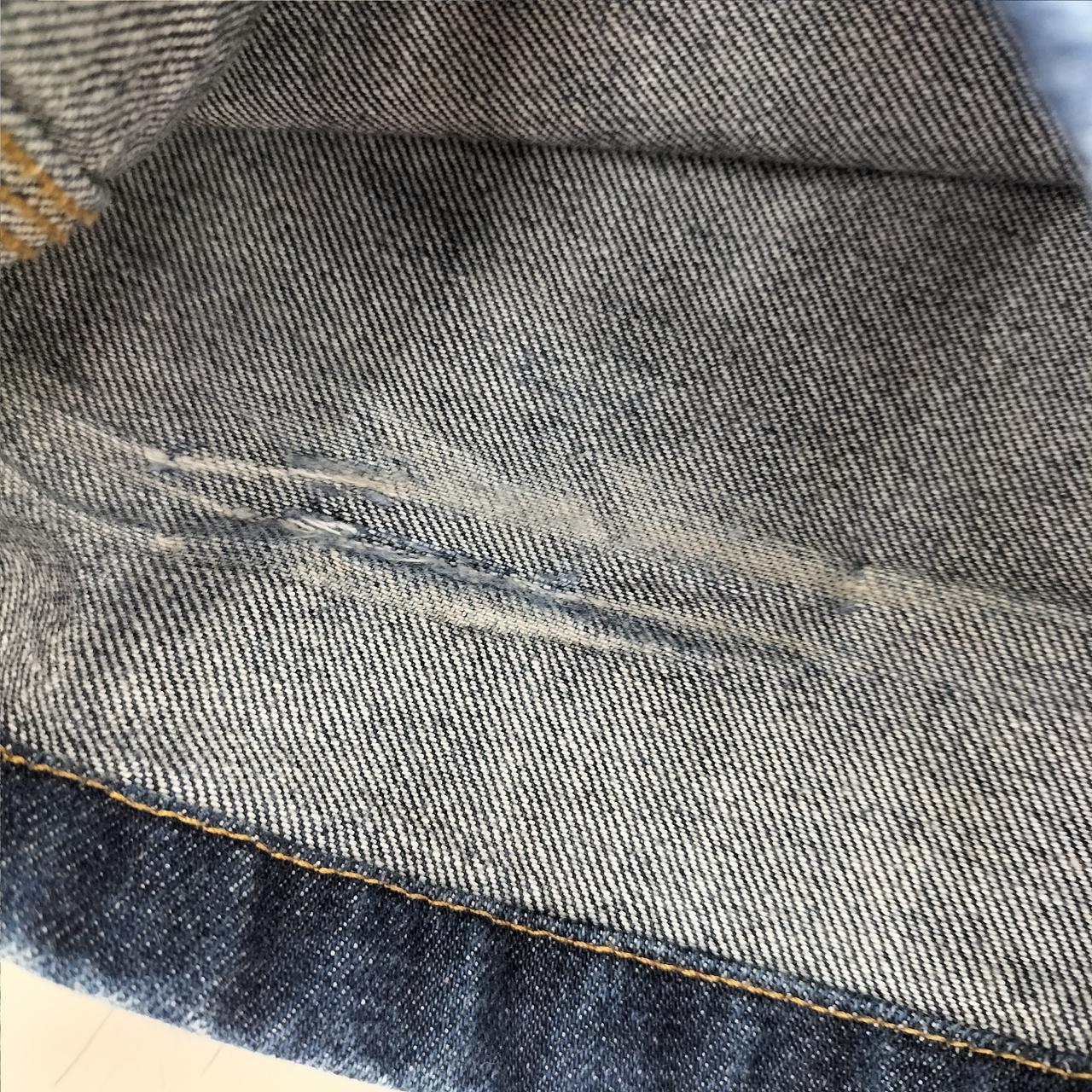 裾やぶけあり