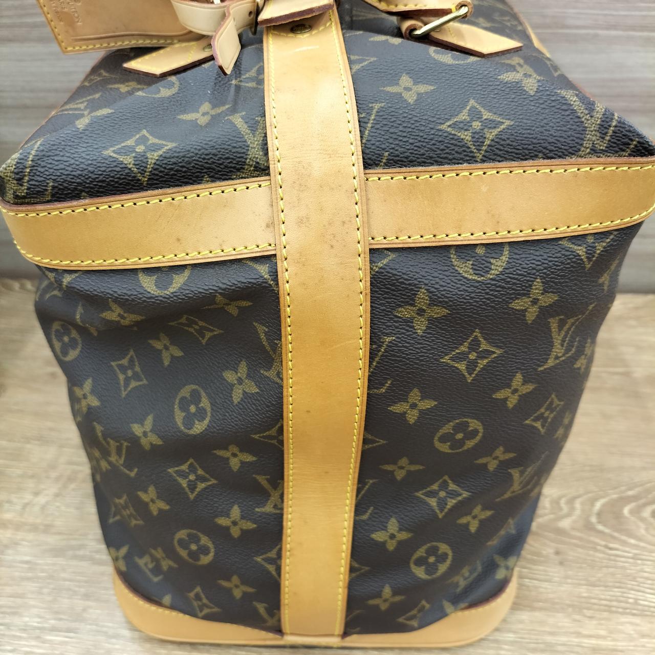 全体にシミあり