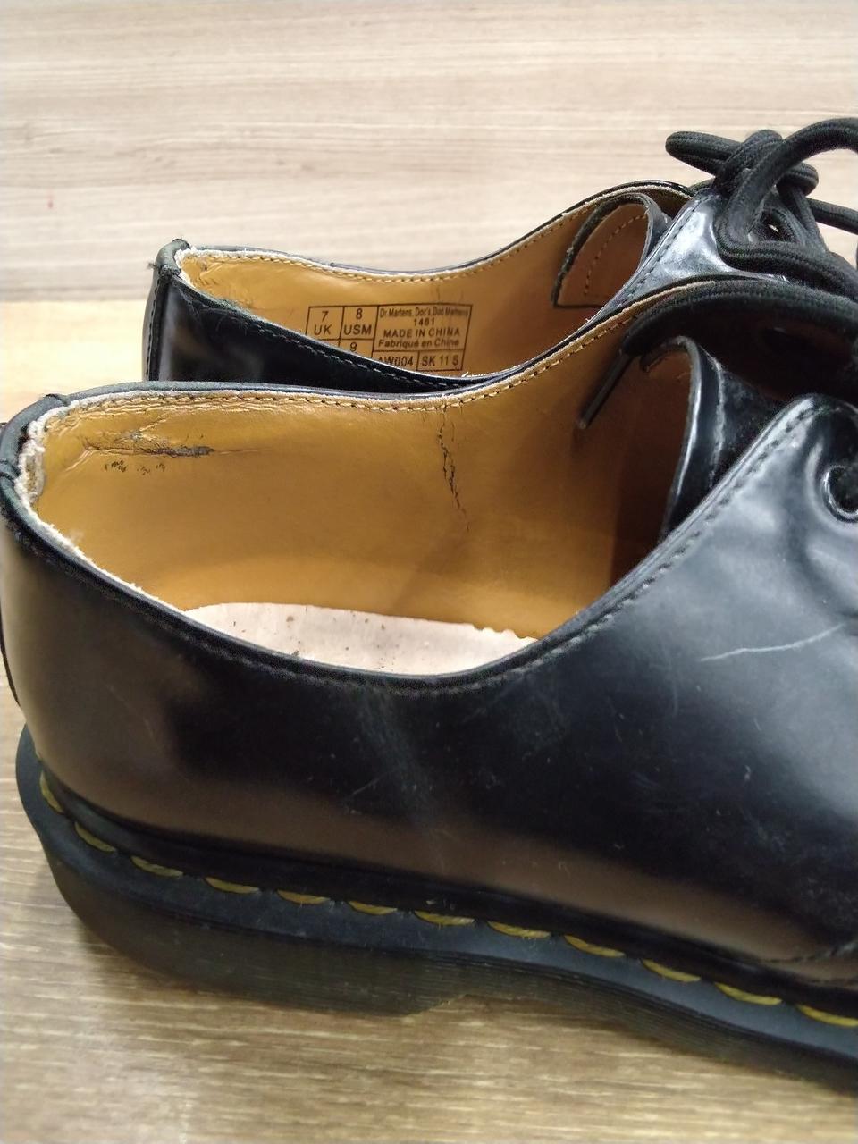 右足内側　擦れあり