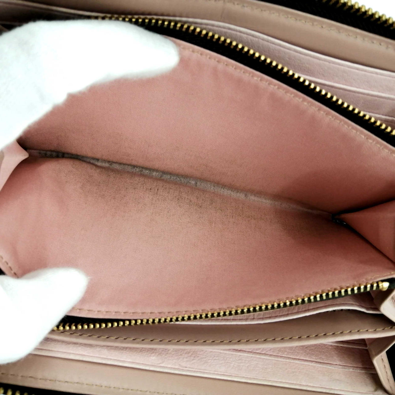 内側に汚れあります。