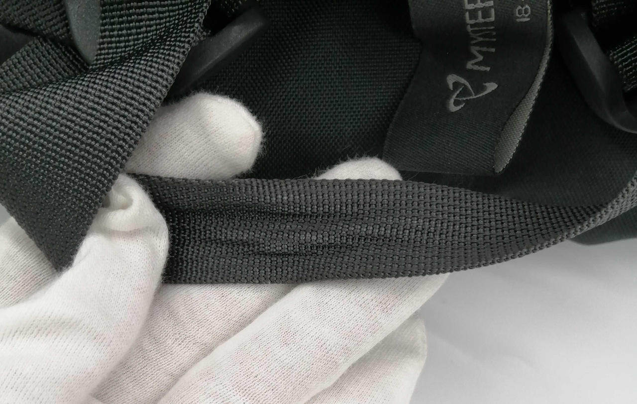 持ち手に少々しわがあります。