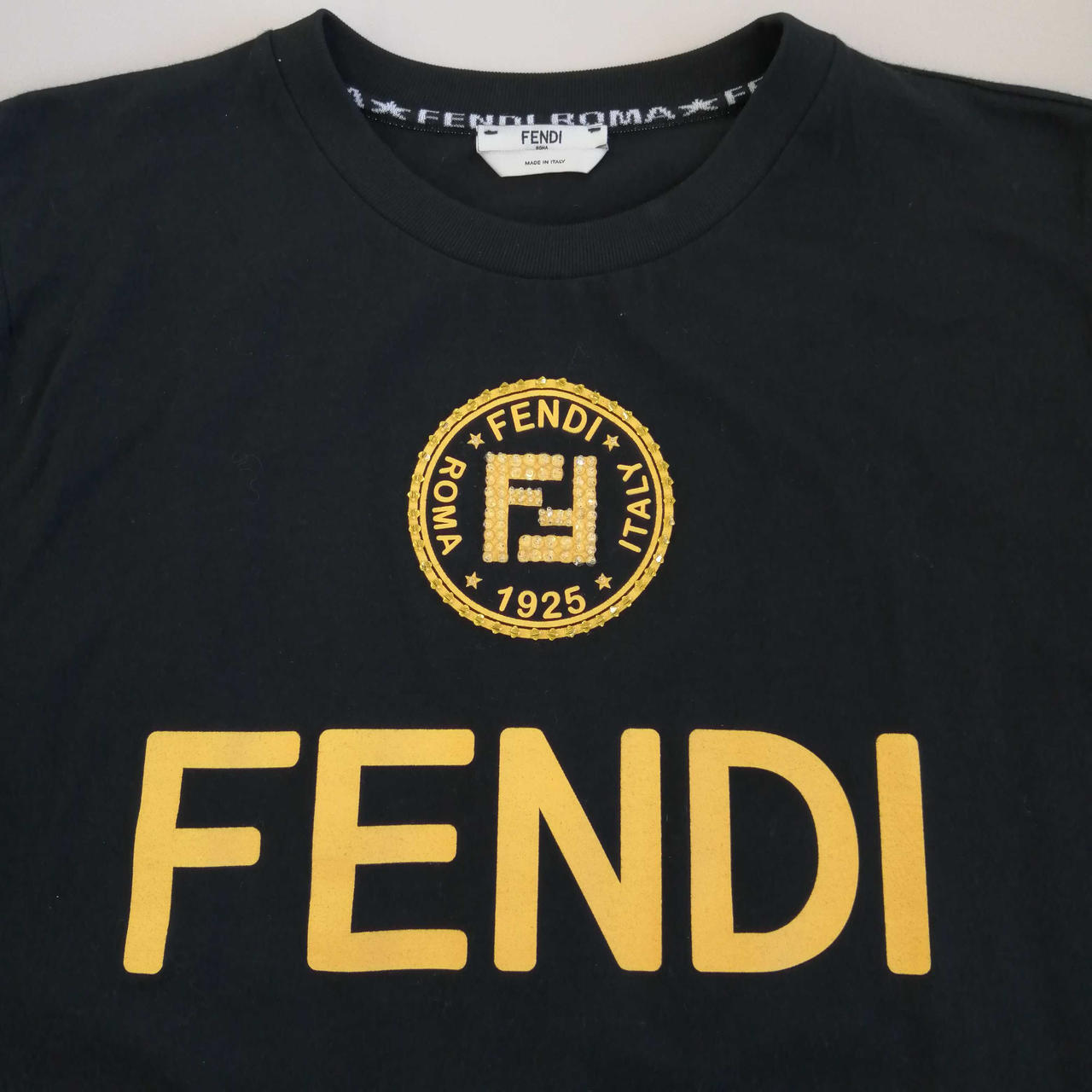 美品 FENDI フェンディ 金パッチロゴ カットソー 美品 FENDI フェンディ 金パッチロゴ カットソー トップス 【公式通販】