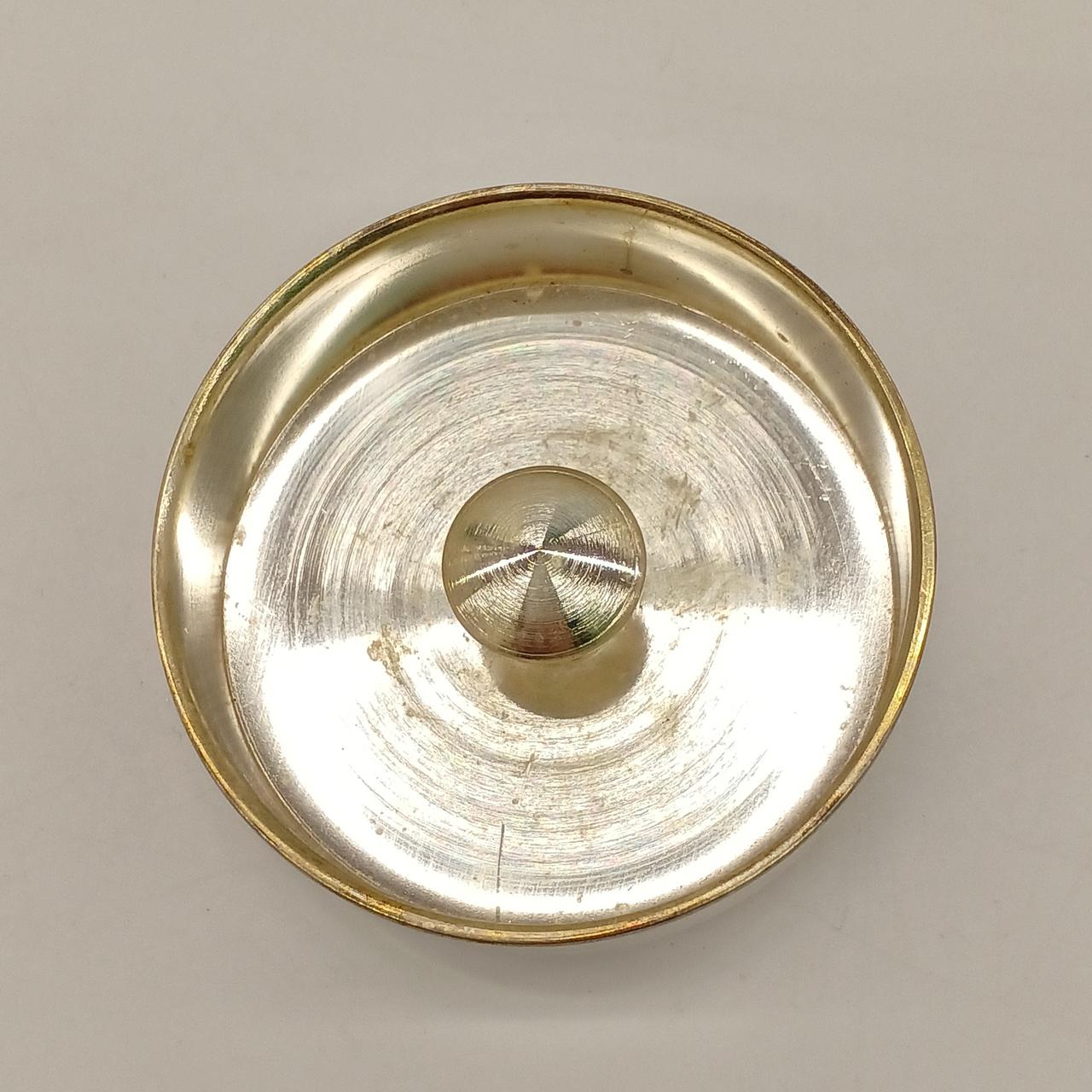 キズ、汚れがあります。