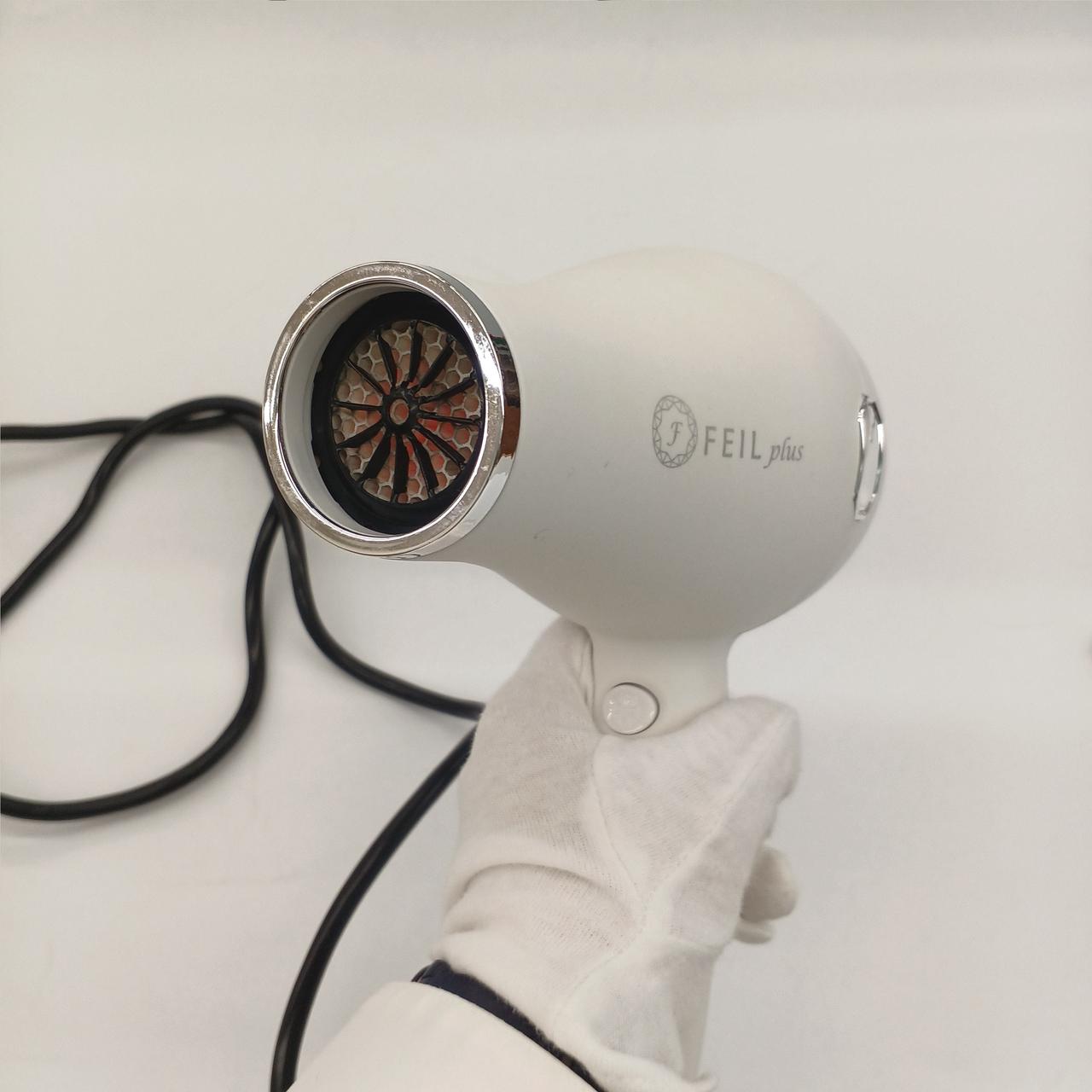 スイッチをつけると赤く光ります