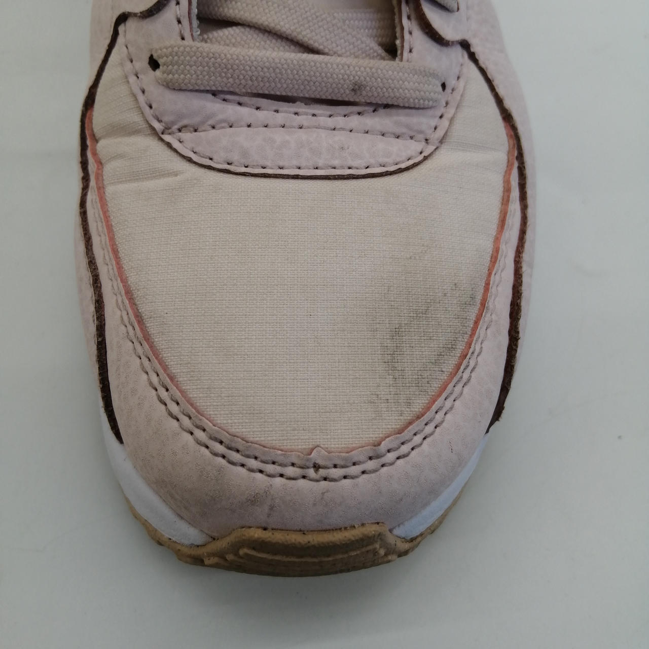 汚れ少々あります。