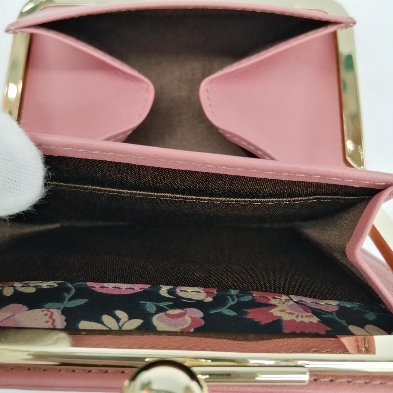アナスイ ソフティ 口金マルチケース ANNA SUI（アナスイ）の「ソフティ 口金マルチケース（財布