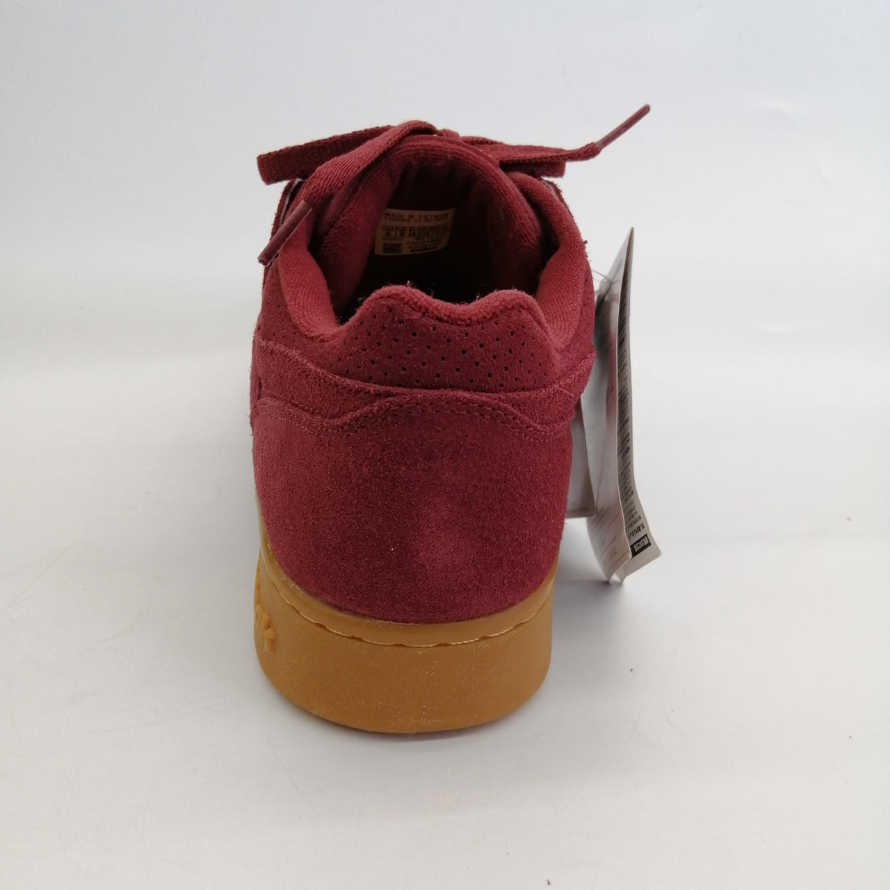 かかと部分に少々擦れがあります。