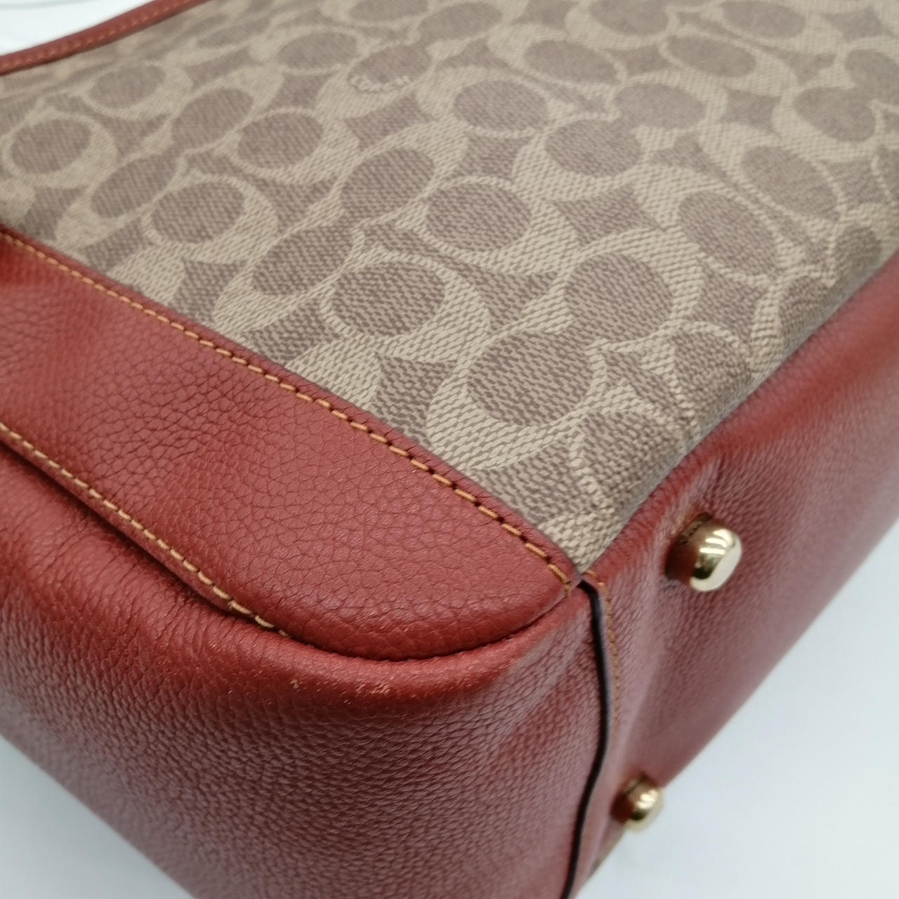 角スレが少々あります。