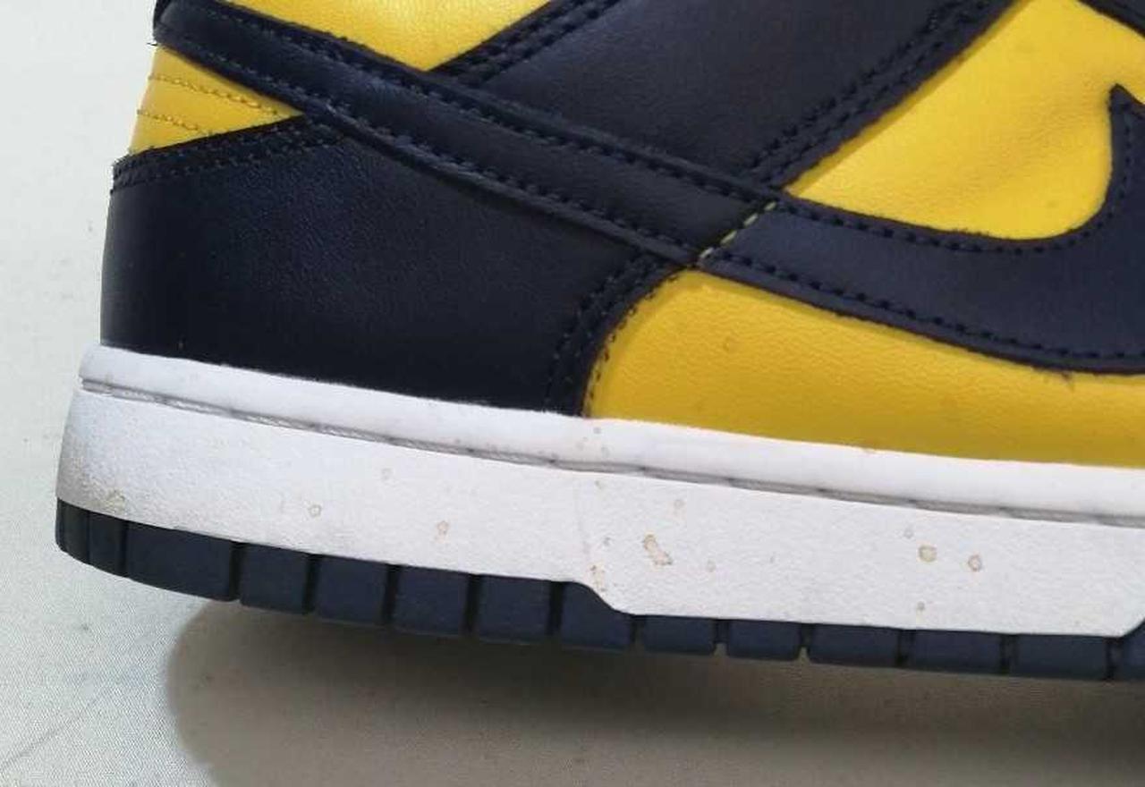 ソール部分に汚れあります