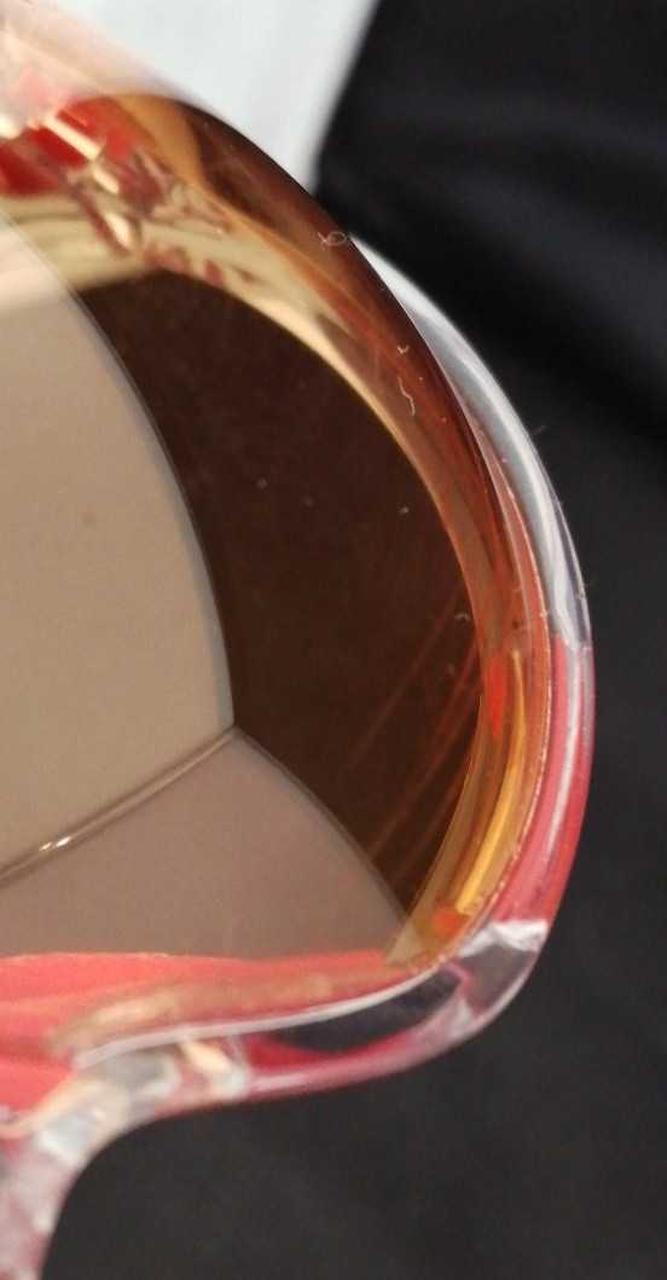 擦れたようなキズがあります