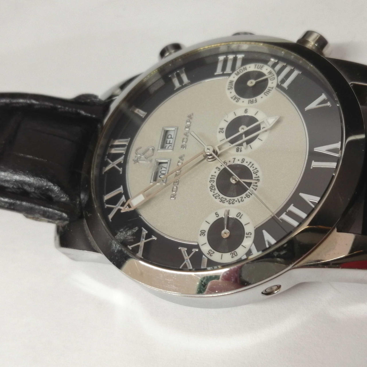 ぶつけた痕があります