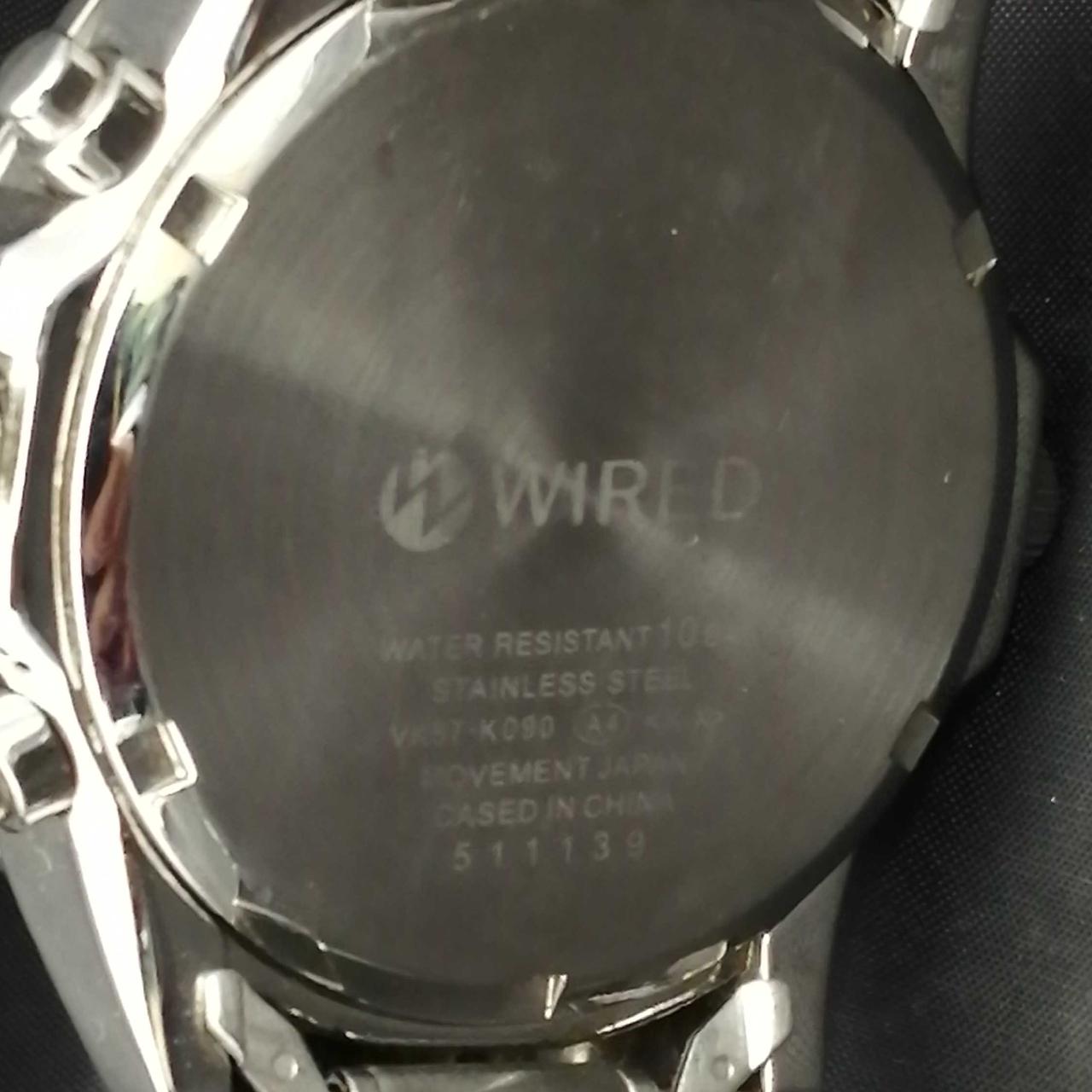 二本縦に線あり
使用感あり