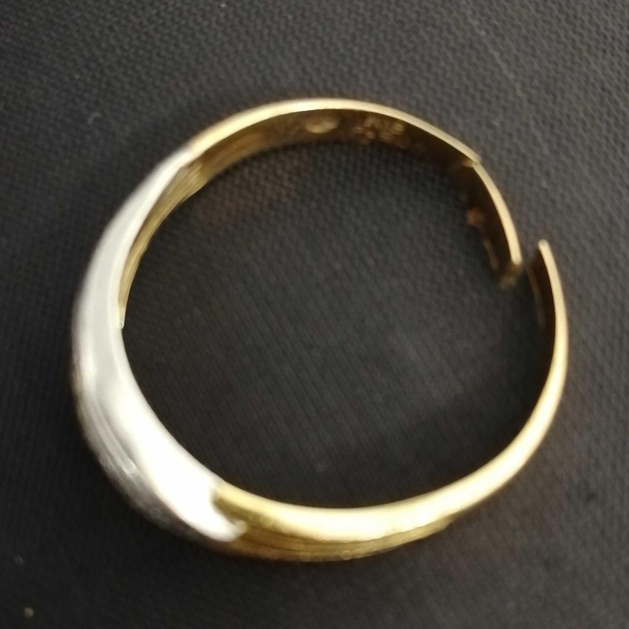 破損しています