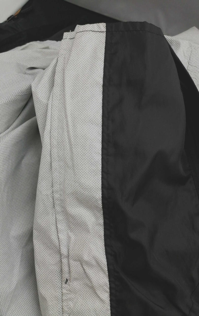 少し変色あります