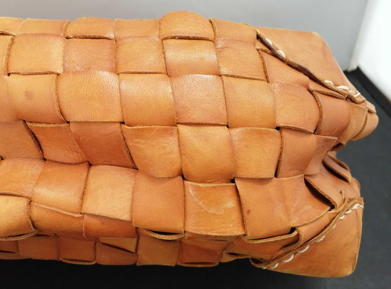 剥がれと汚れあります