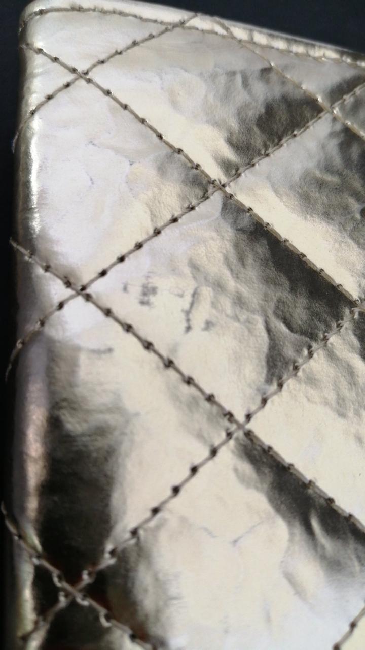 背面色落ち部分