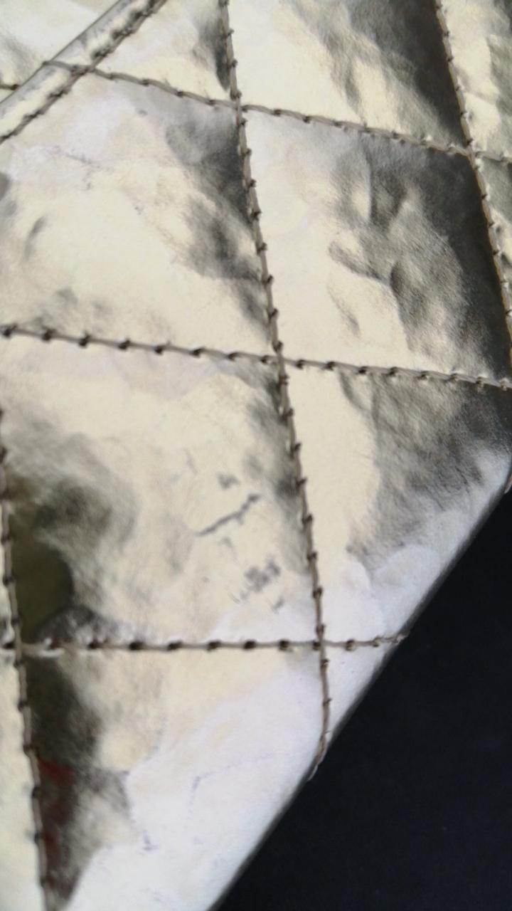 背面色落ち部分