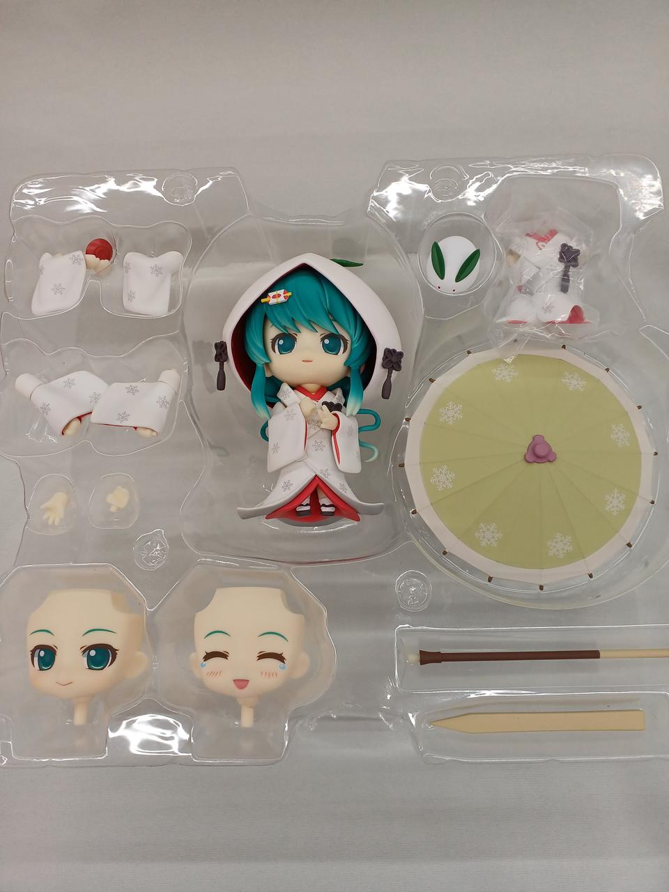 フィギュアにキズ汚れあり。