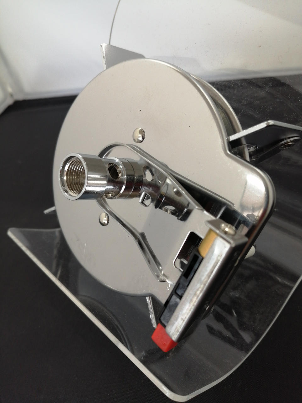 美品ですが、裏面にスレ、キズ見られます