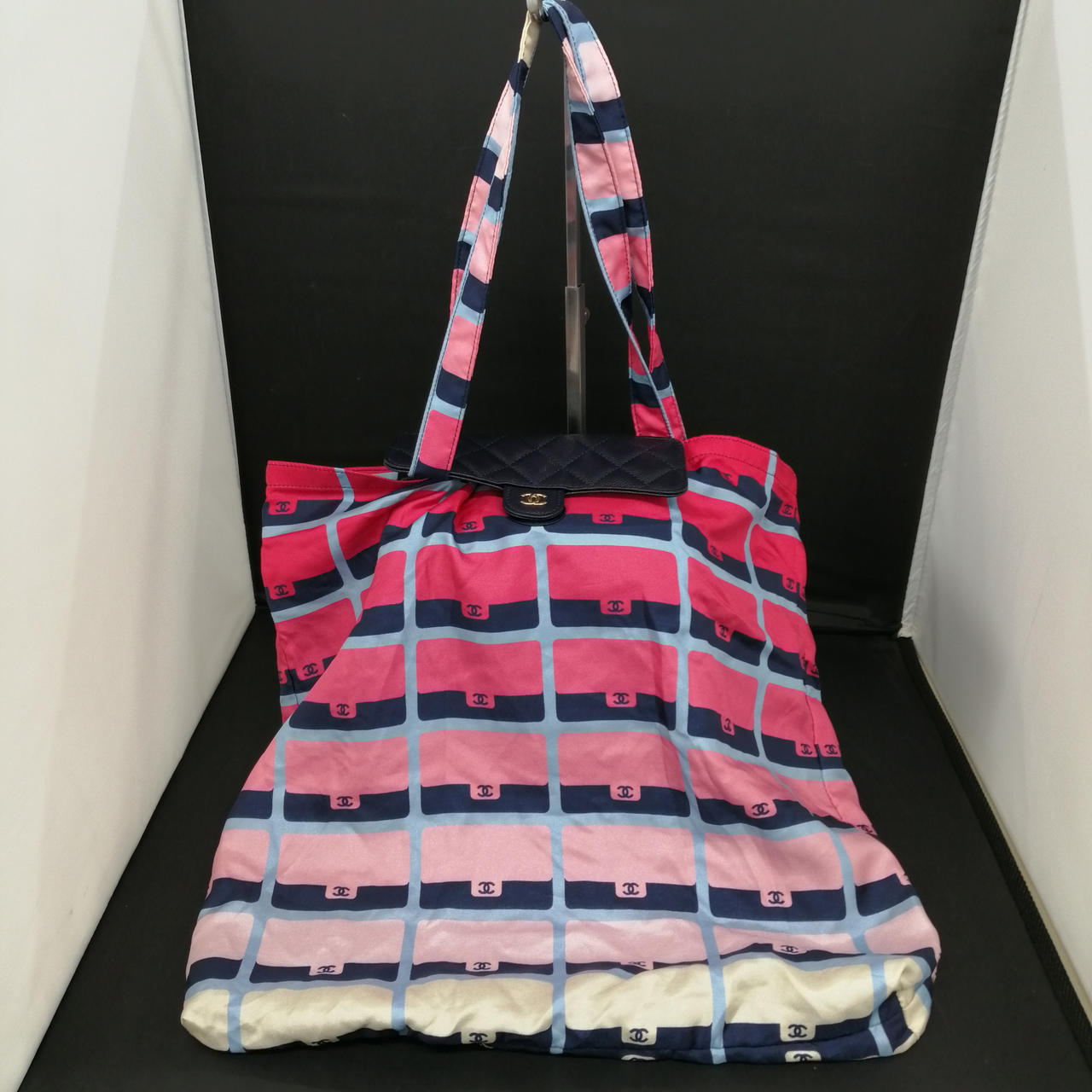 中に収納されているエコバッグ