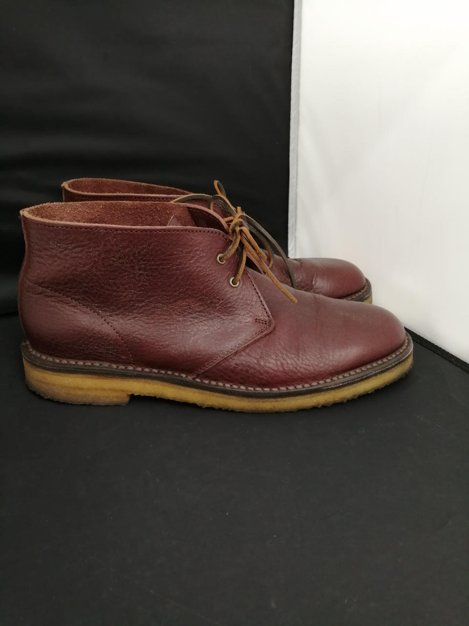 使用感あり、ちょっと白っぽい跡あり。