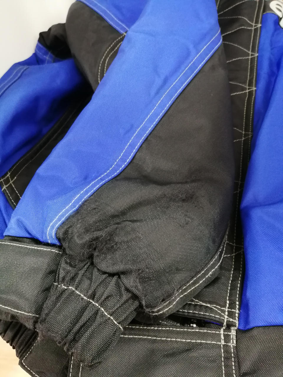 左袖部分に使用感あり