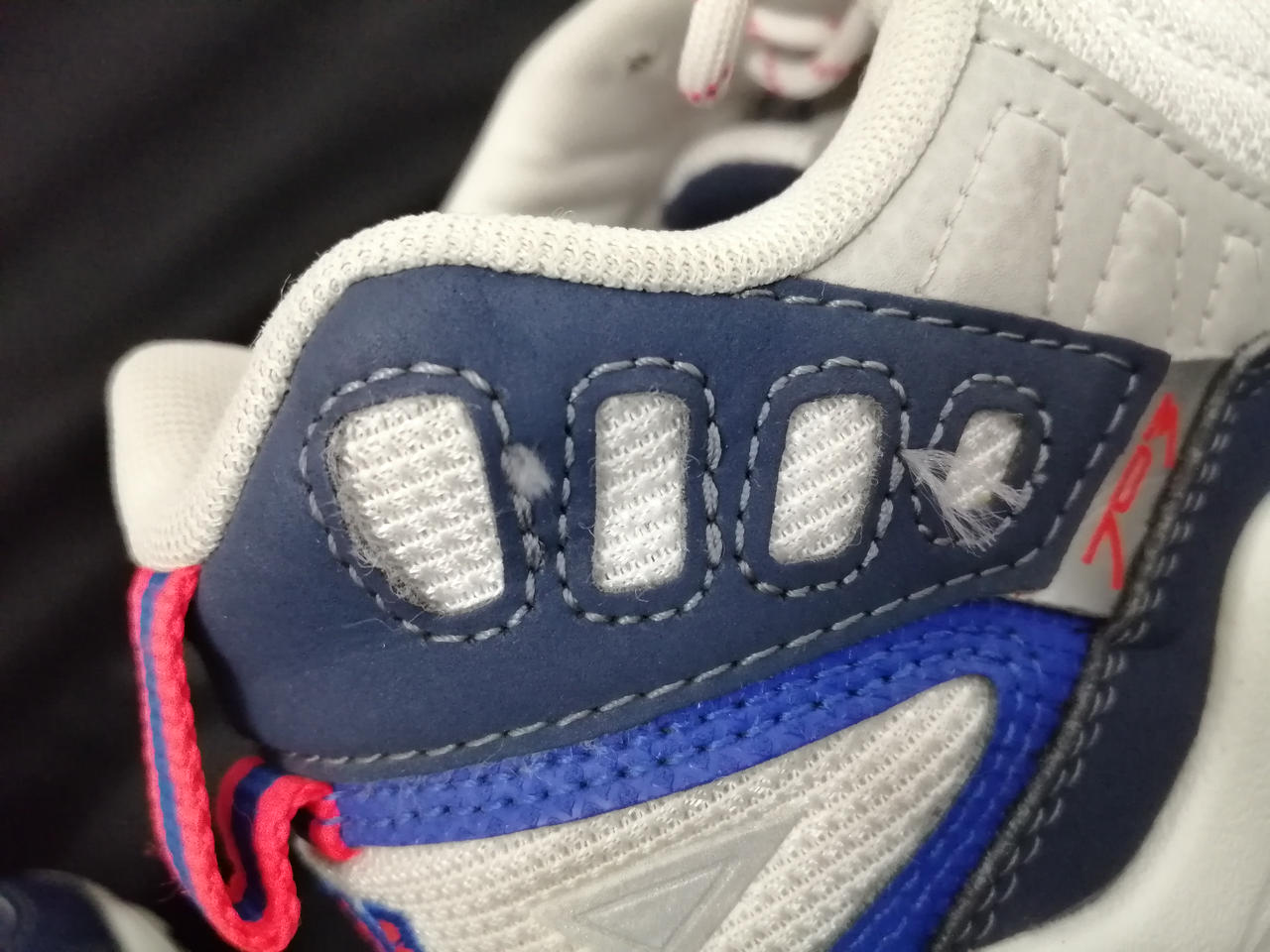 ほつれあります