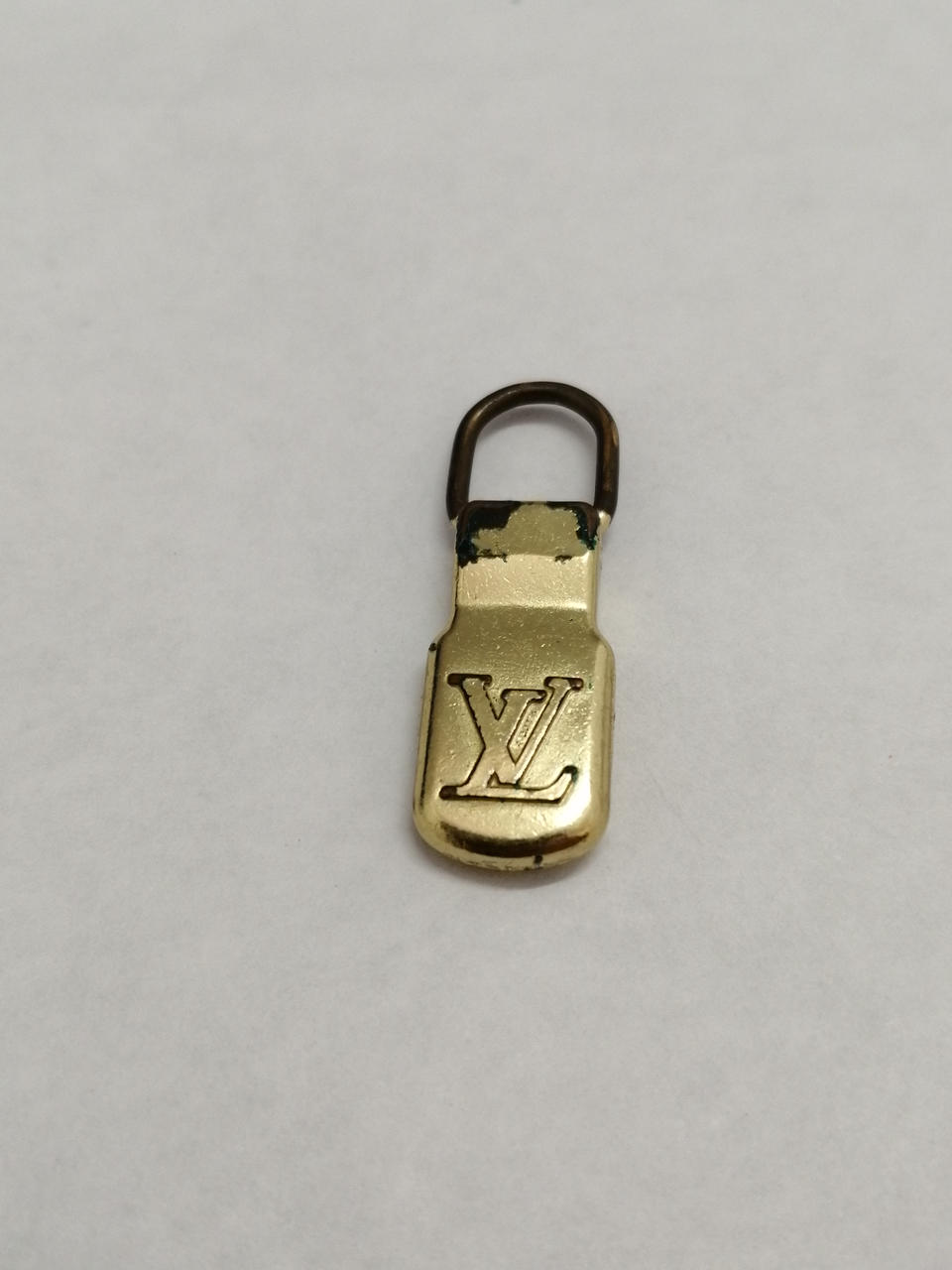 チャック破損してます