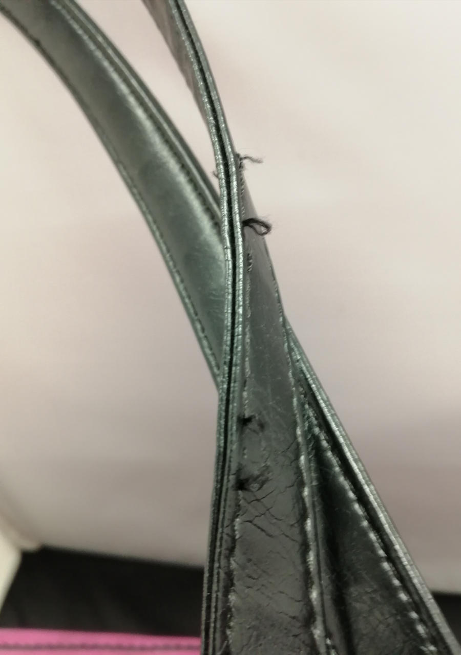 ほつれあります