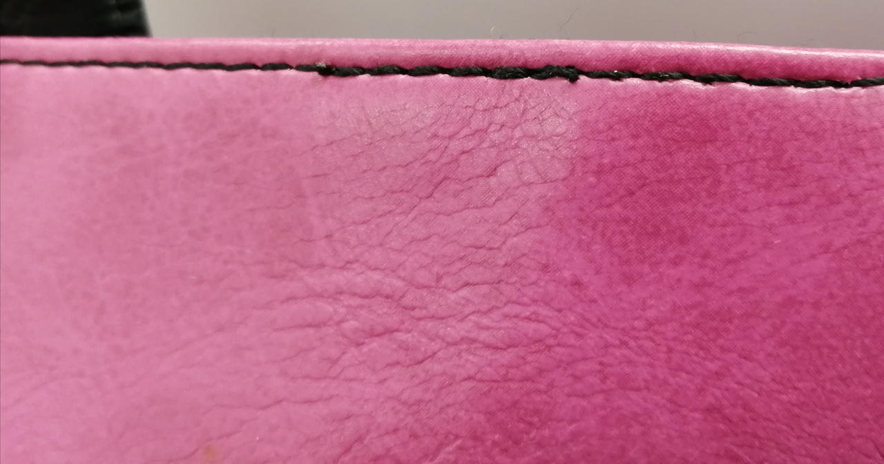 少しほつれあります