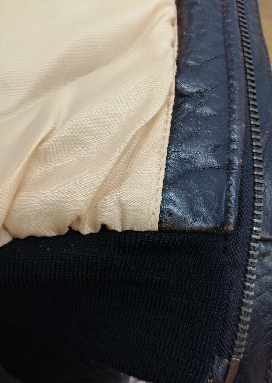 左下の内側剥がれあります