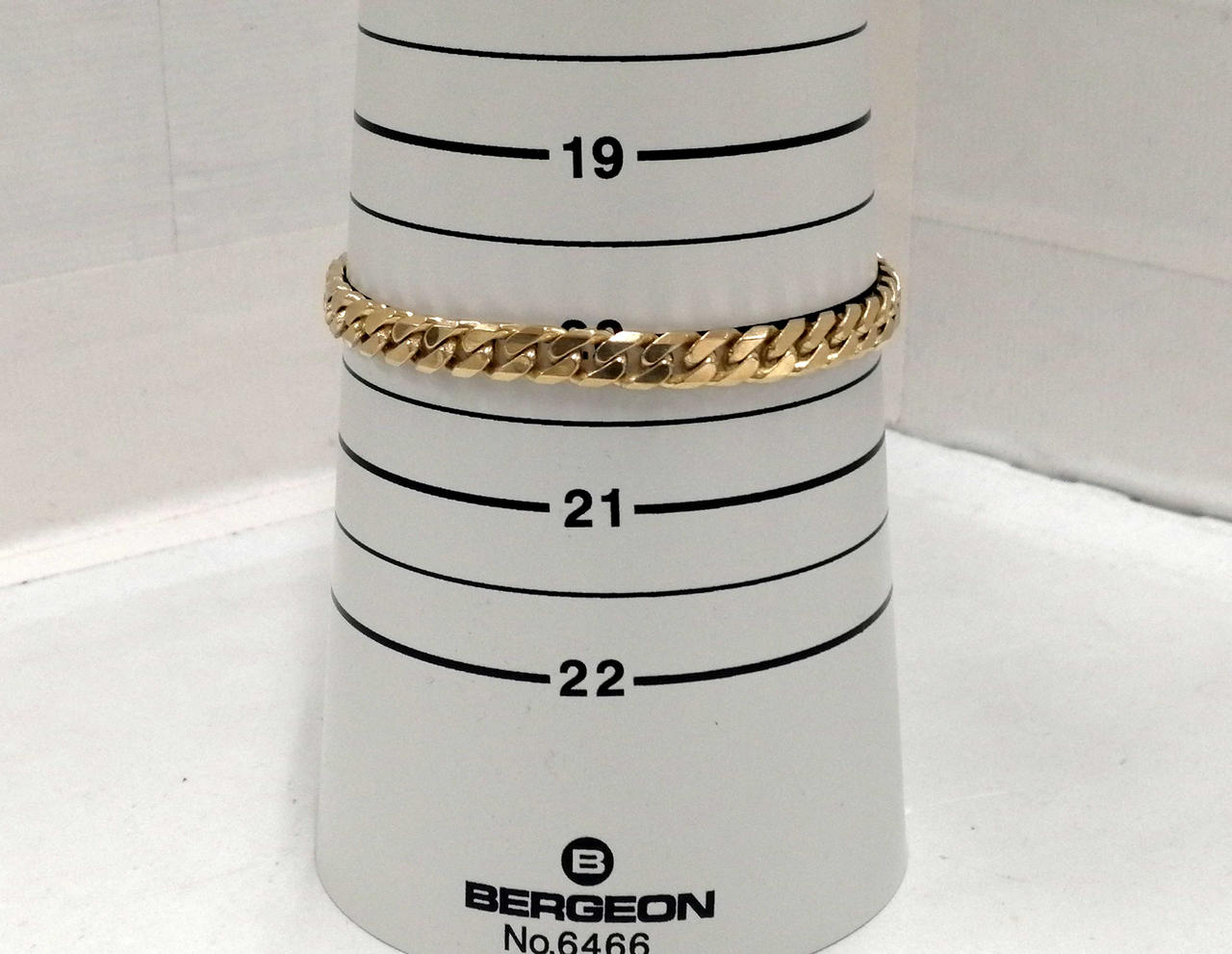 K18ブレスレット,Au750刻印　18cm K18金Au750が刻印ブレスレット、サイズ：18cm（Tiffany&Co