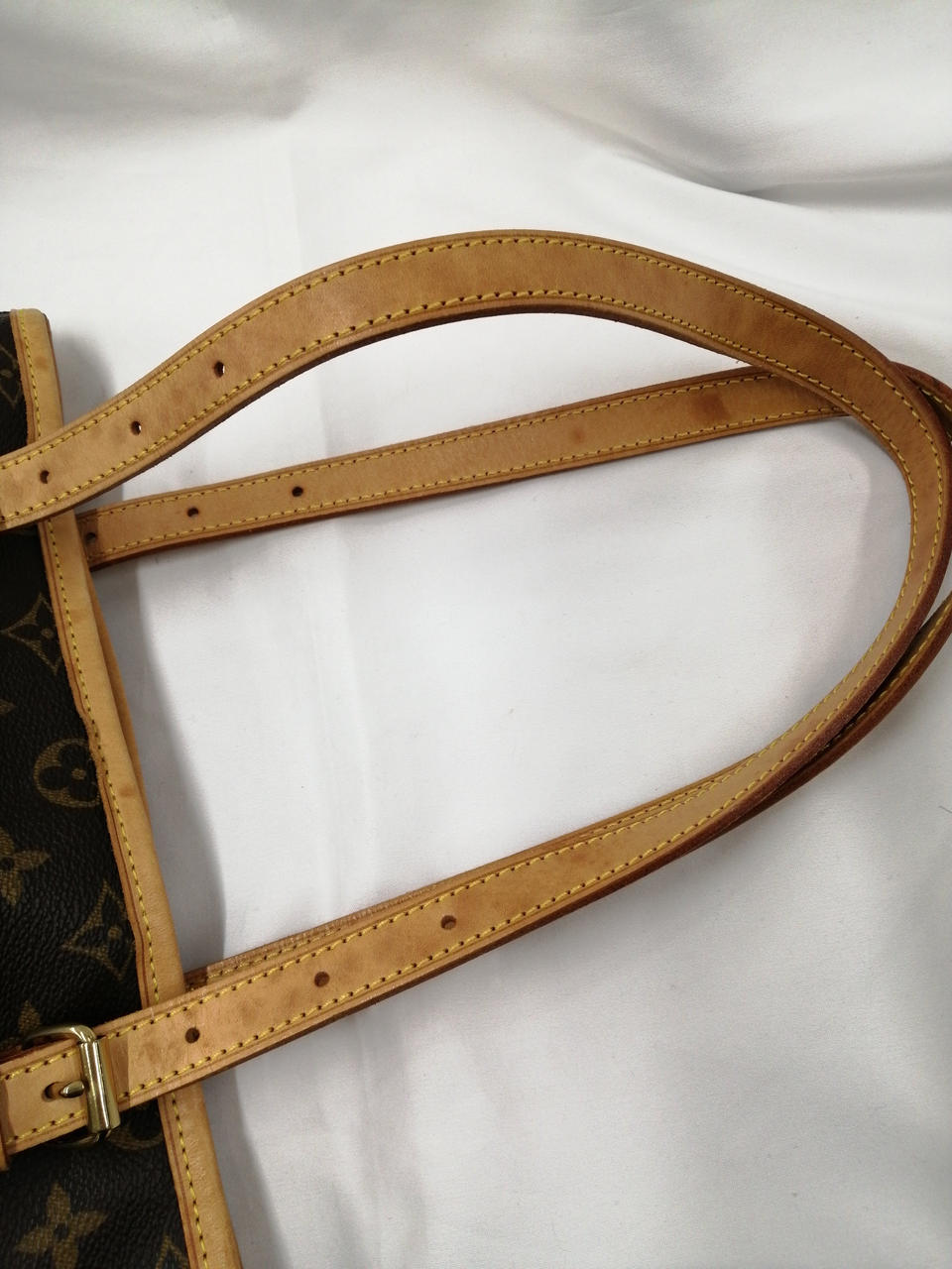 持ち手全体にシミ有り