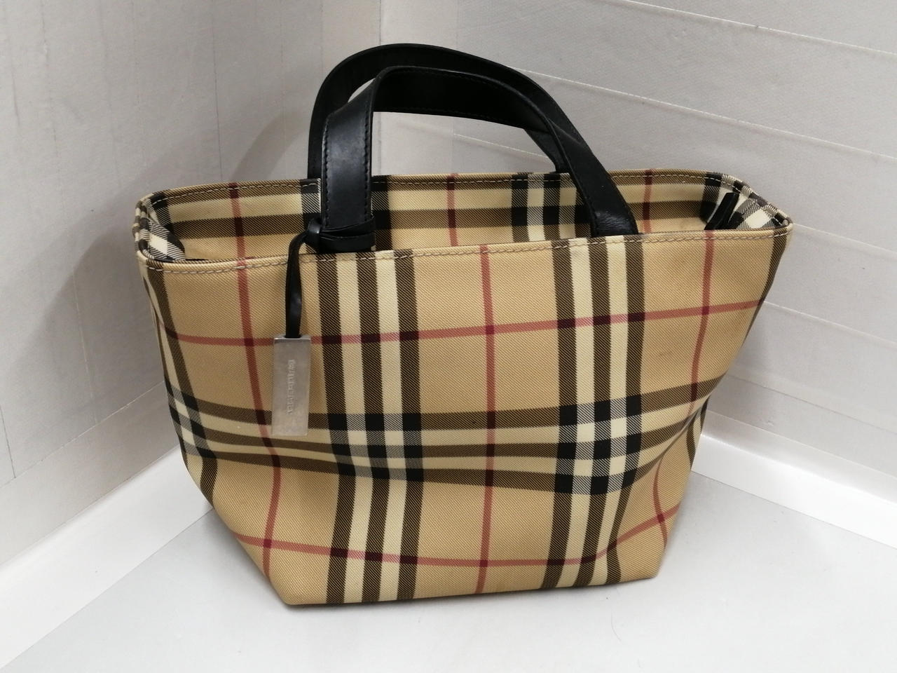 Burberry LONDON ハンドバッグ ノバチェック B240 Burberry LONDON ハンドバッグ ノバチェック B240 BURBERRY LONDON