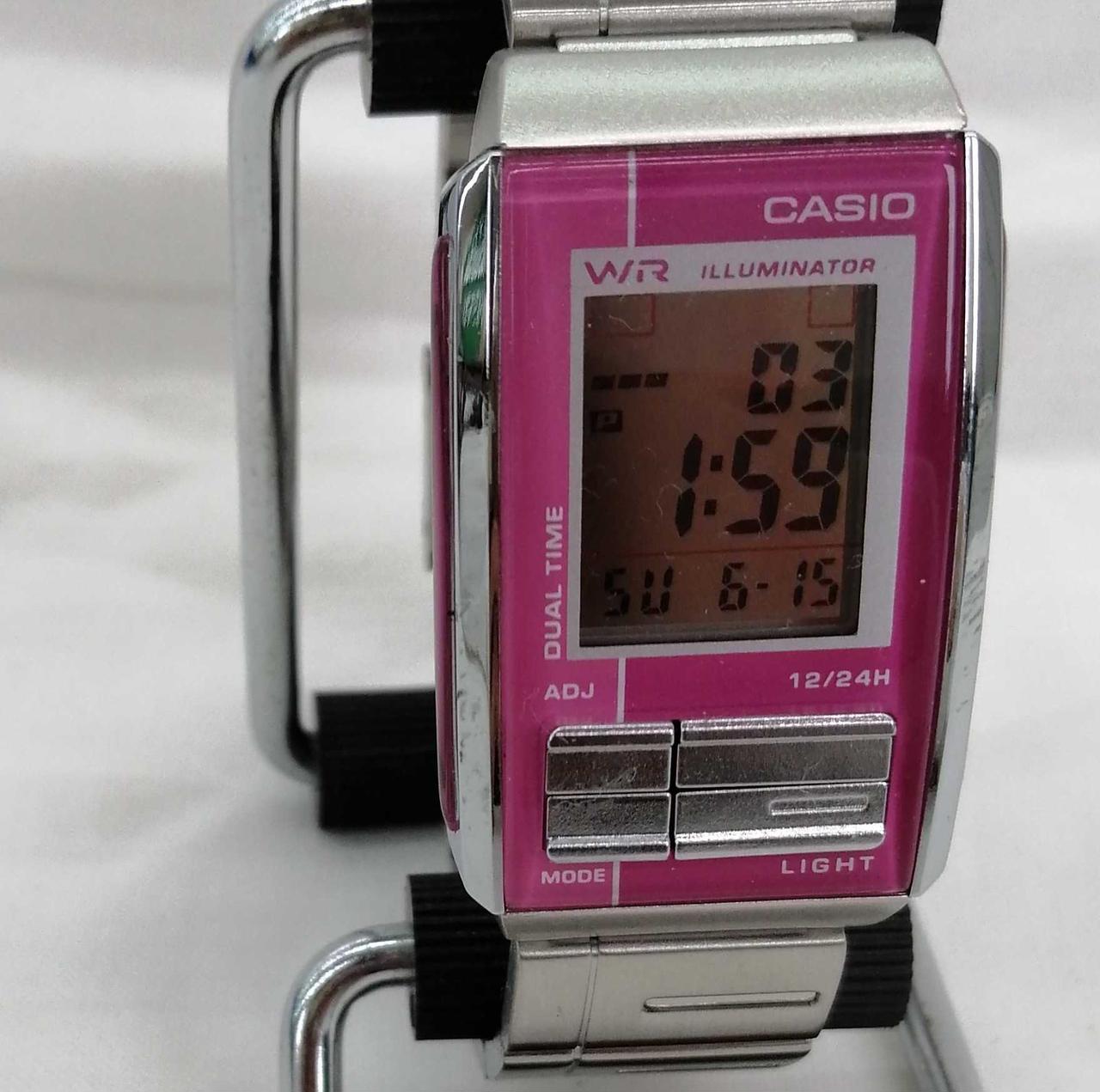 キズがあります。