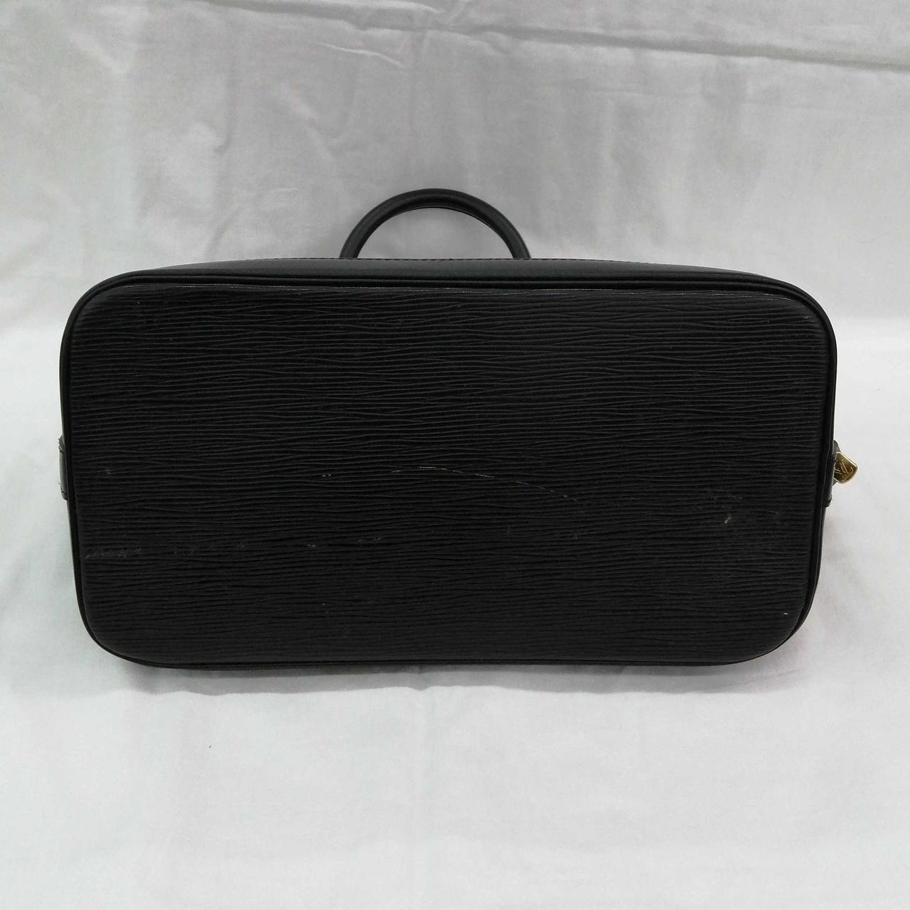 キズがあります。