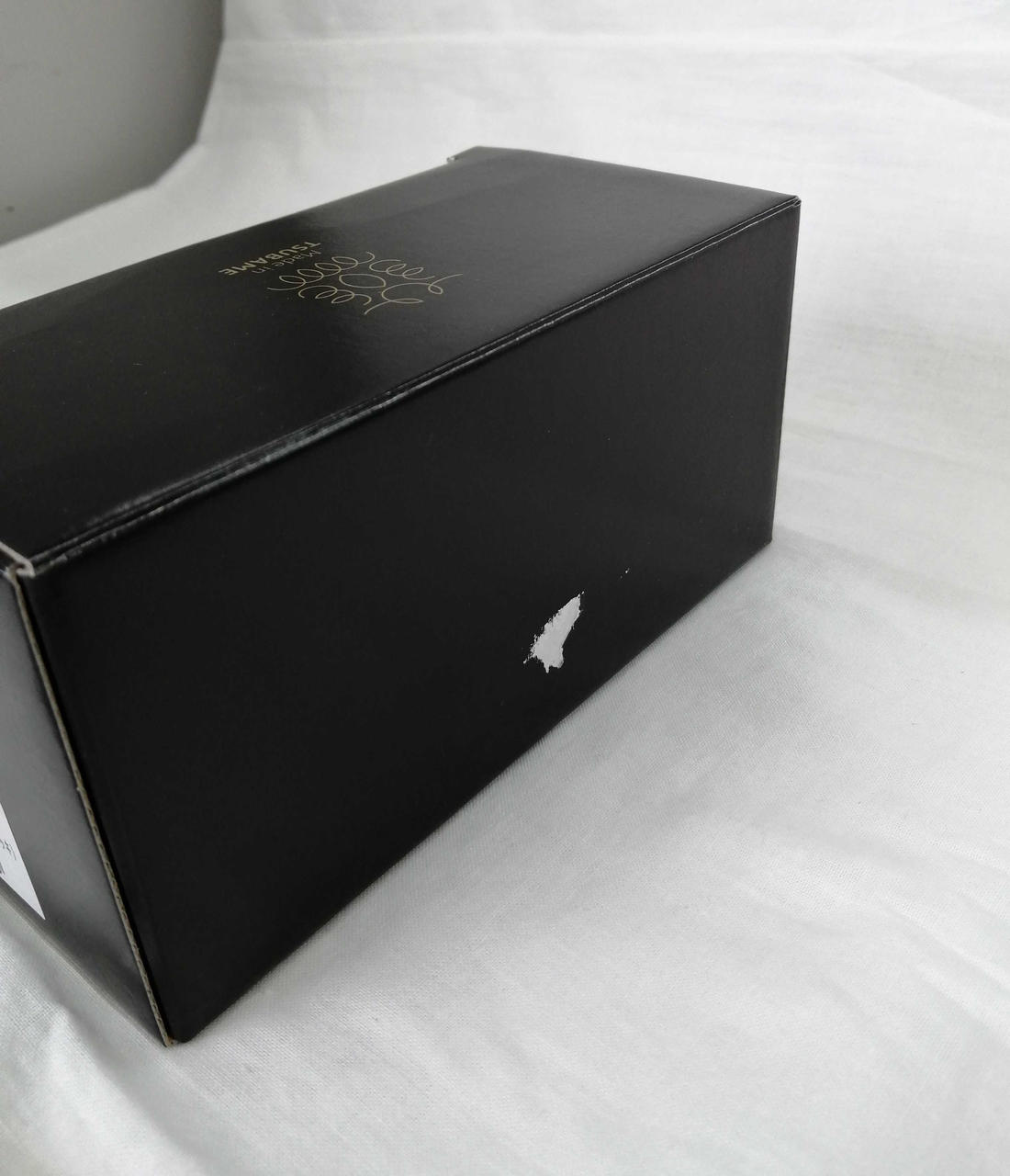 外箱2カ所剥がれあり