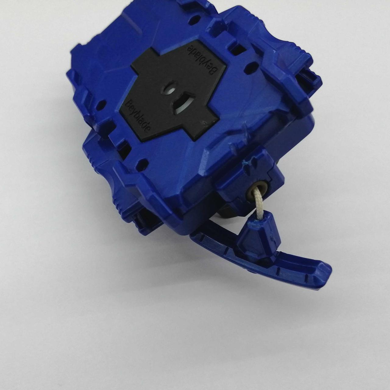 紐が巻き戻りません。