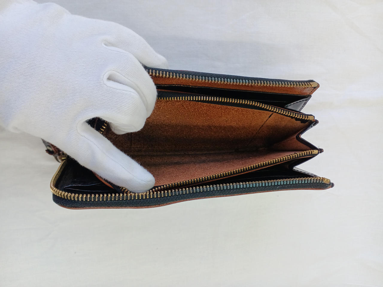 小銭入れ部分汚れあり