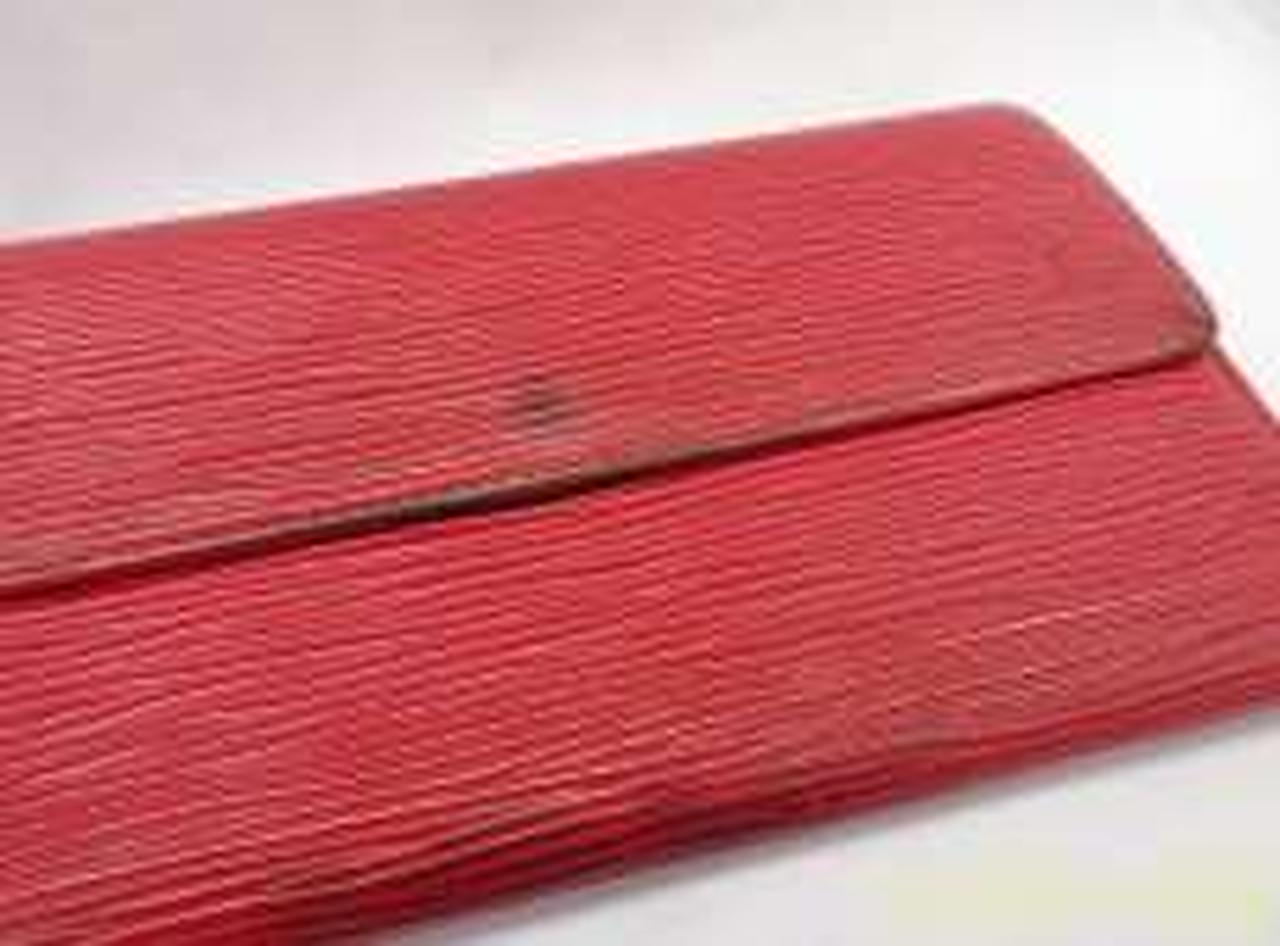 黒い汚れがあります