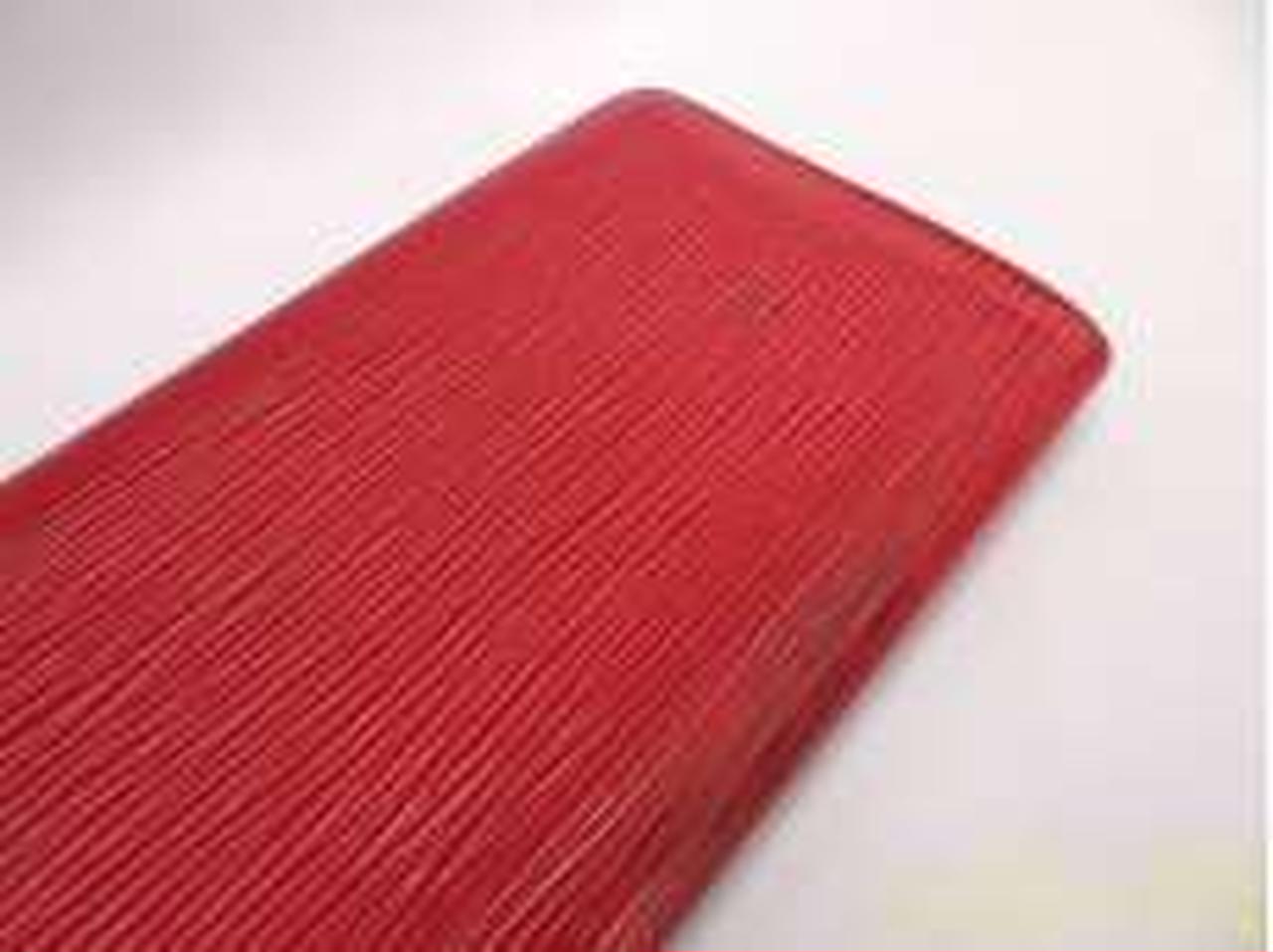 黒い汚れがあります