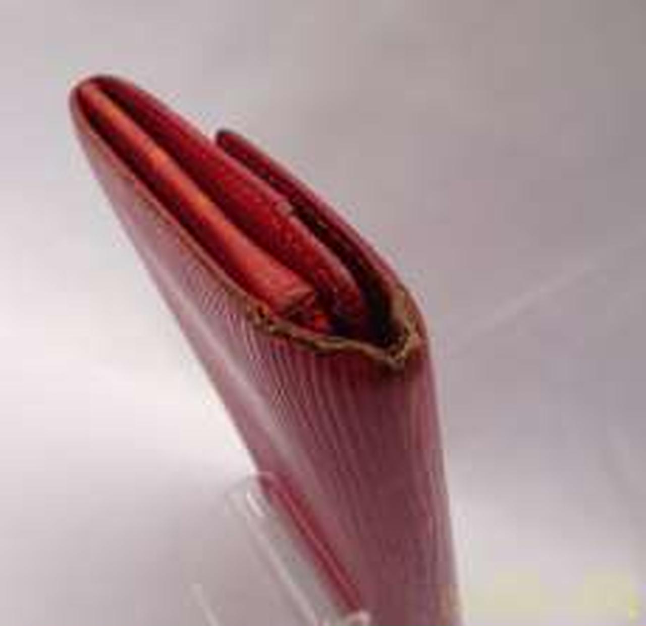 角にダメージがあります