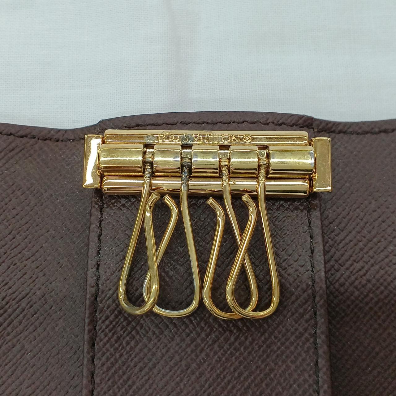 一部色が剥がれています