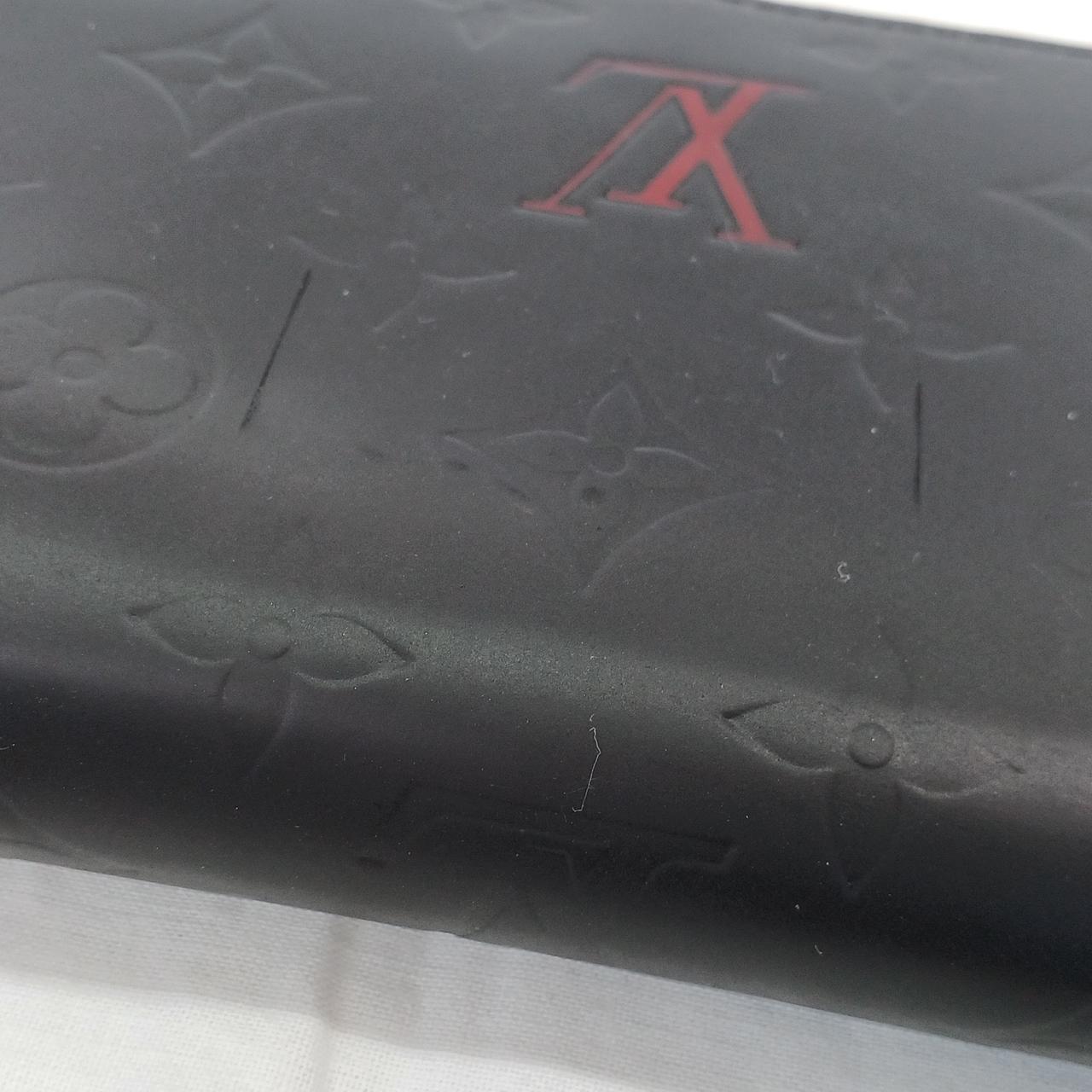 ベタつきによる跡があります