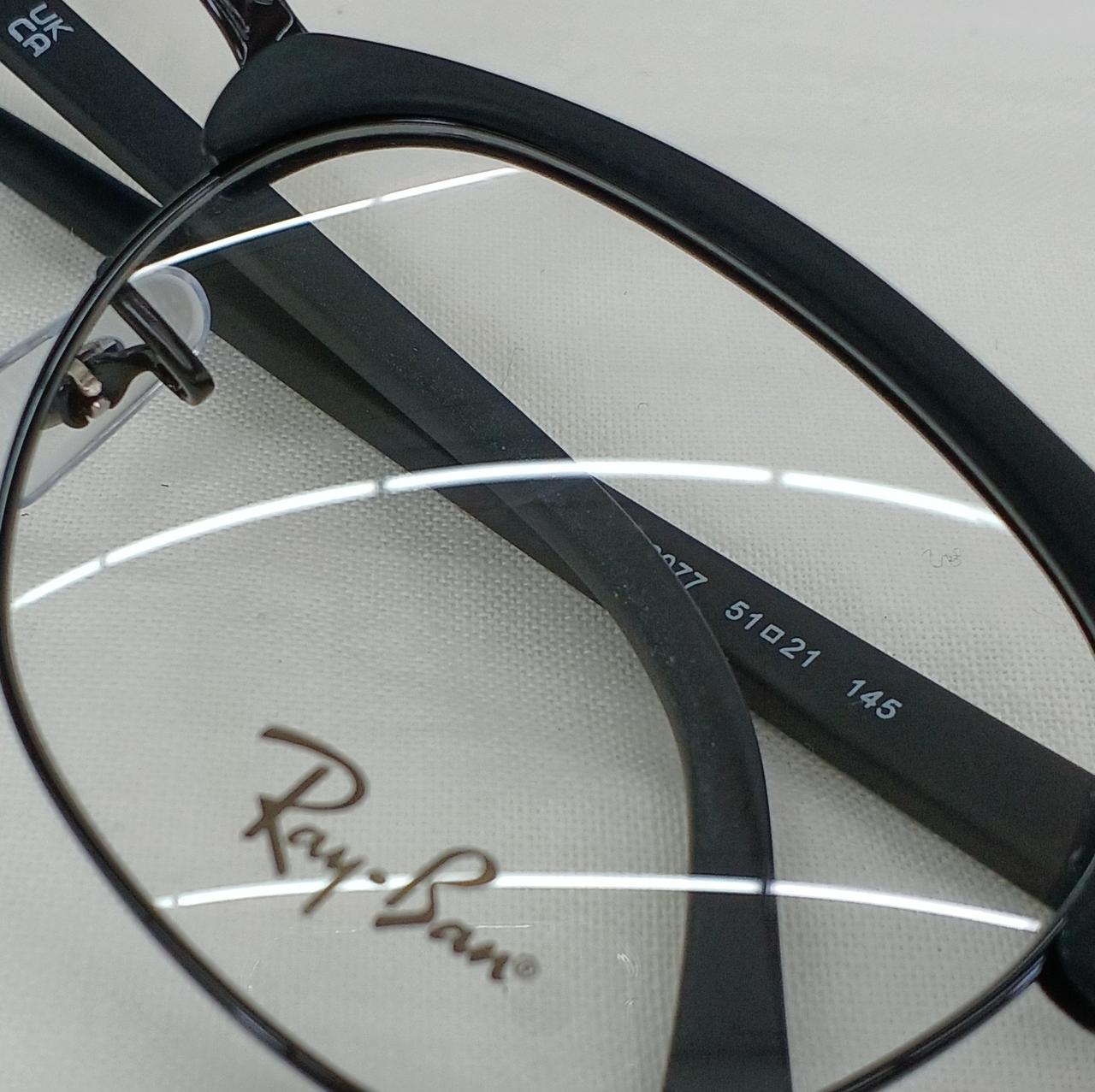 レンズに傷があります。